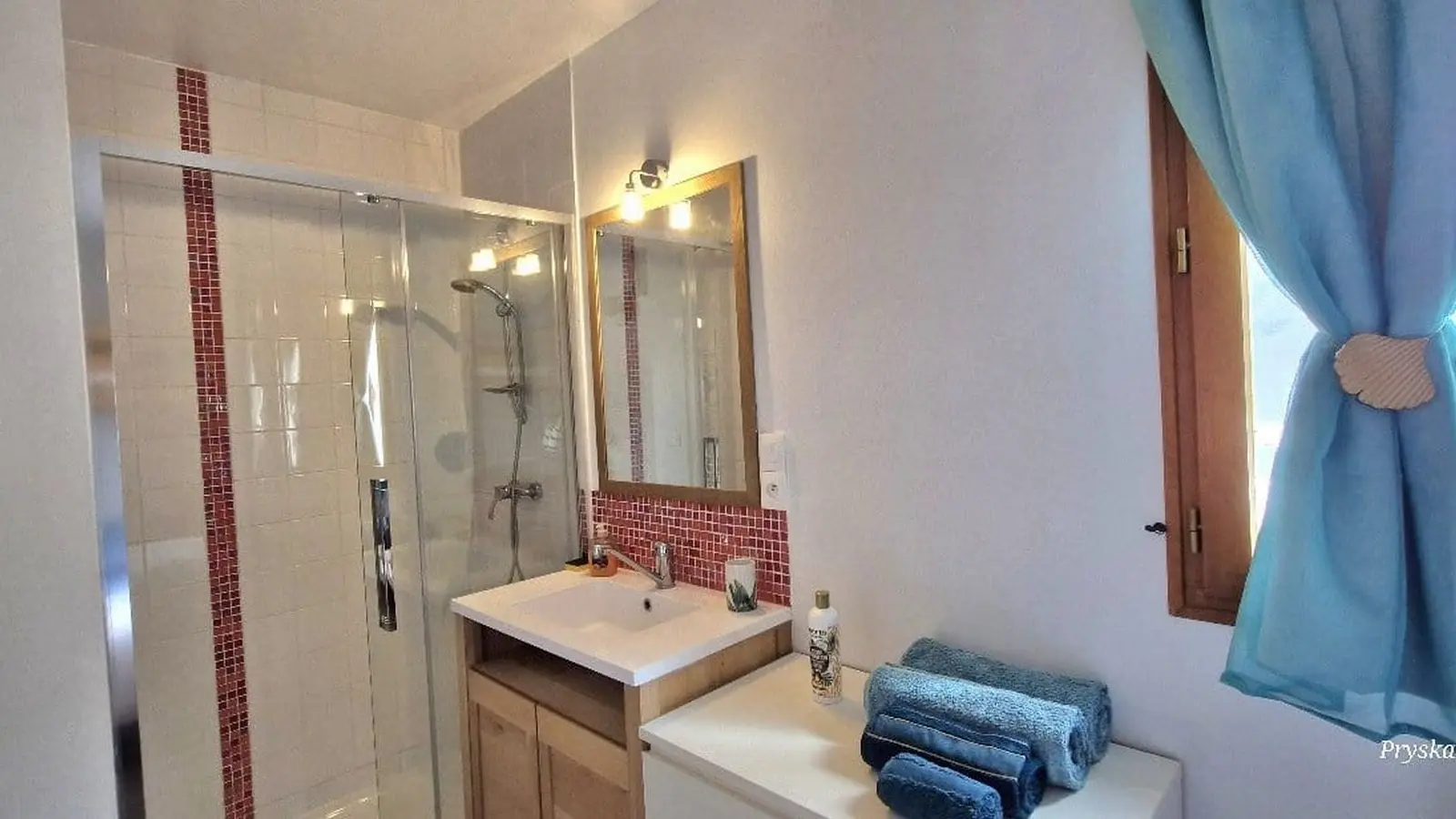 Salle d'eau dans chambre