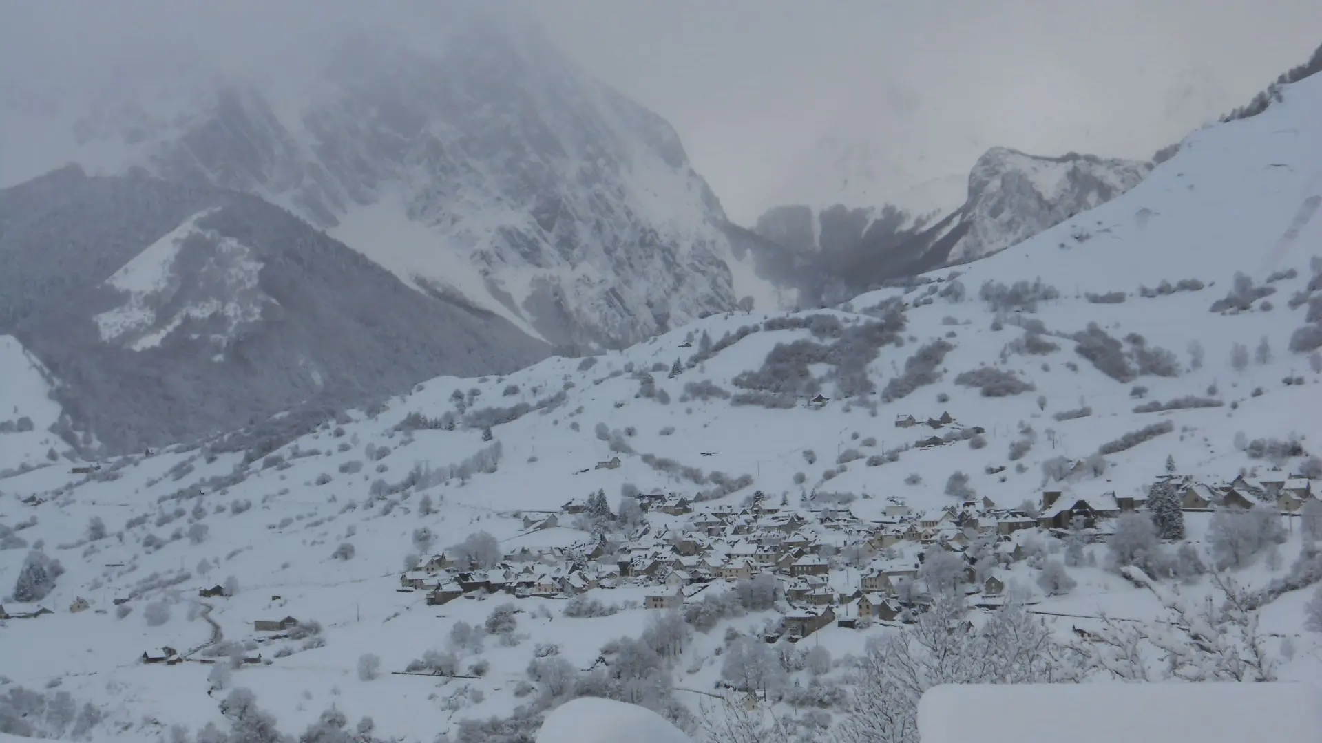 Vue sur Lescun du Plateau de Lhers