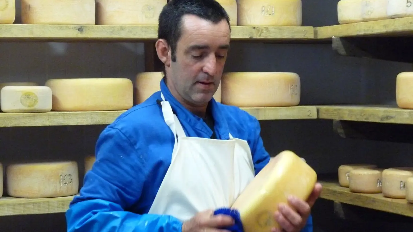 Saloir à fromages - La ferme Estrabou à Ance