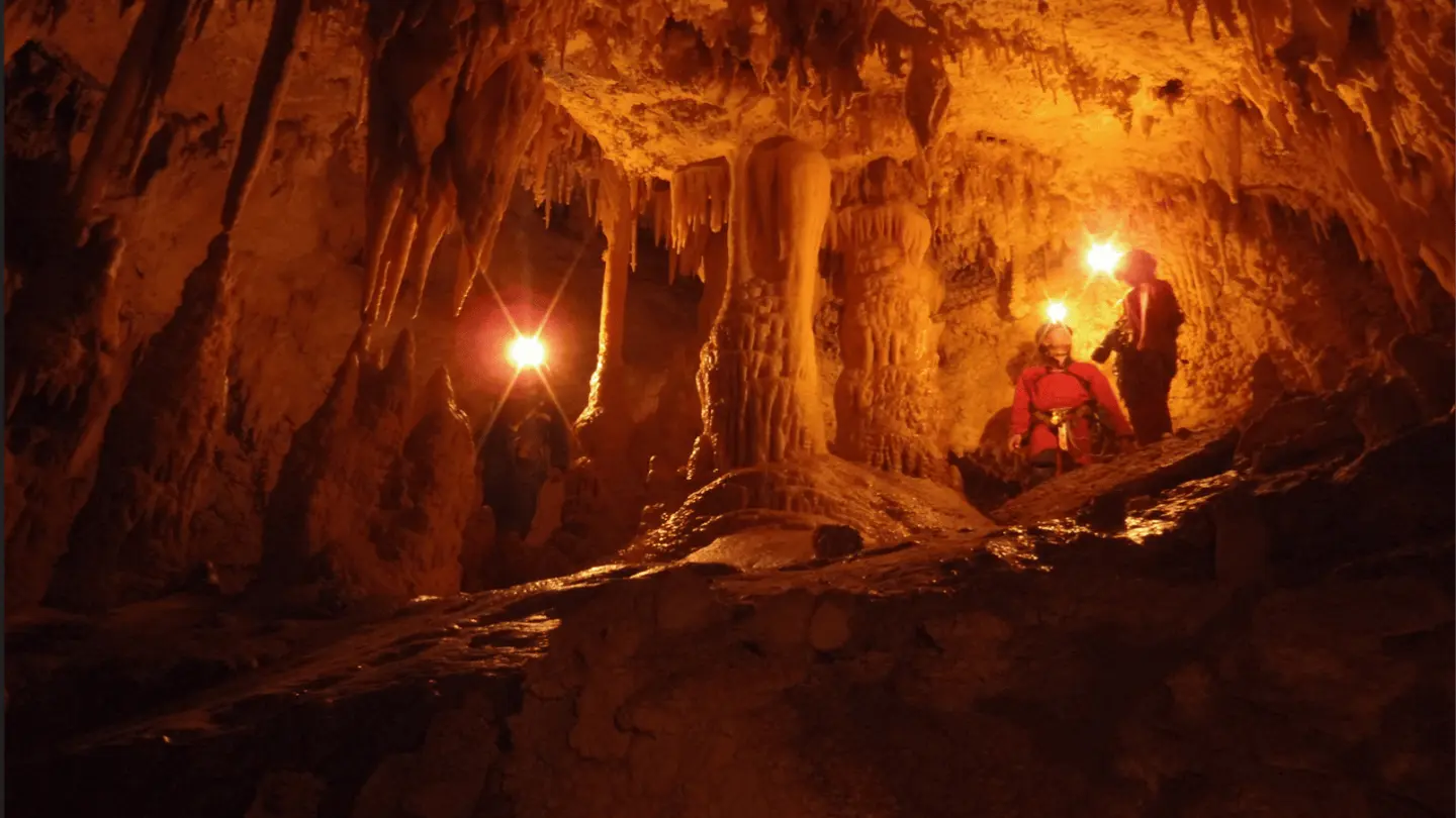 Pyrénées-Aventures-Nouvelles - Spéléologie Pays basque