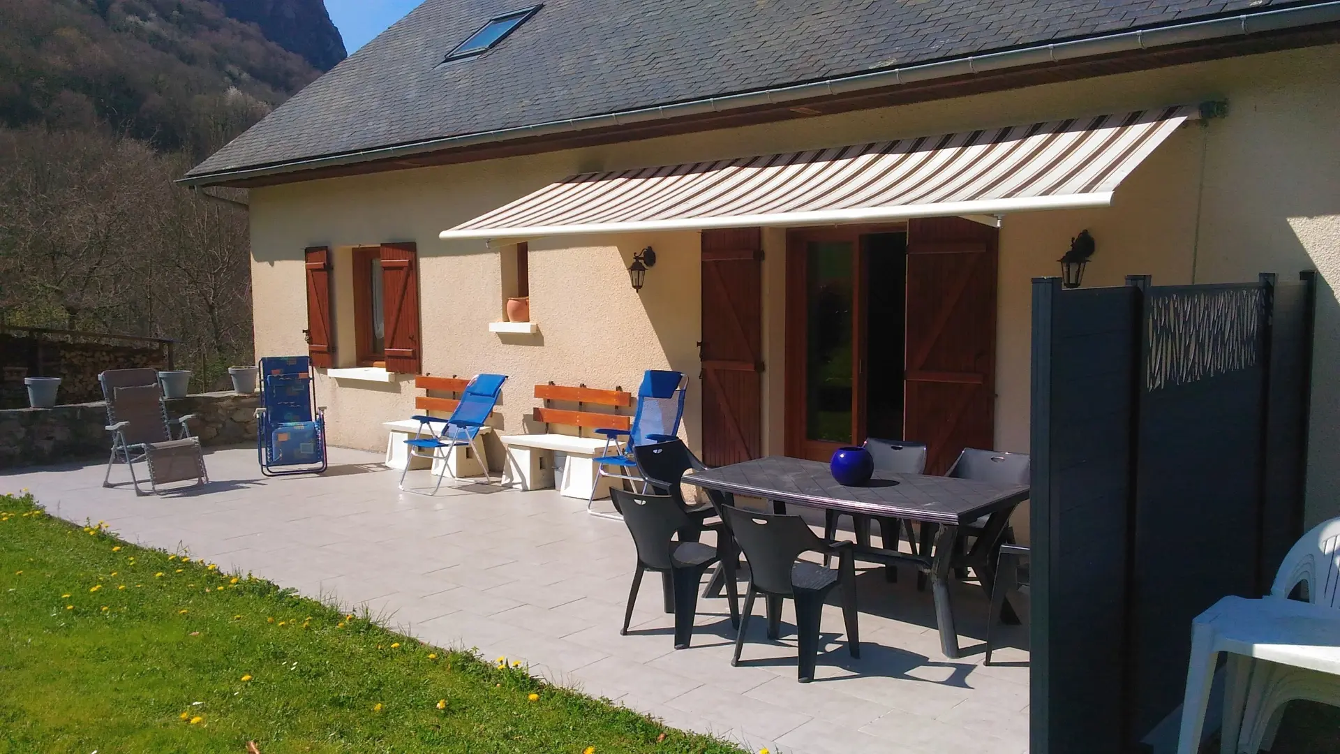 Gite-Cambarrat-Terrasse-ACCOUS