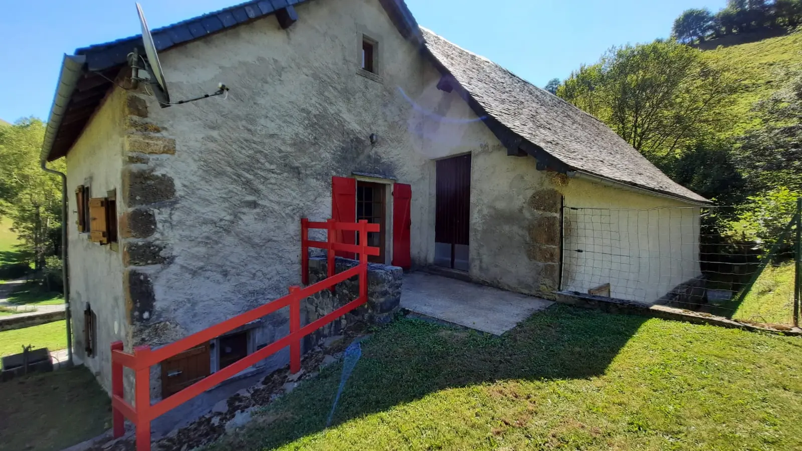 Gîte Lassalette-arrière chalet