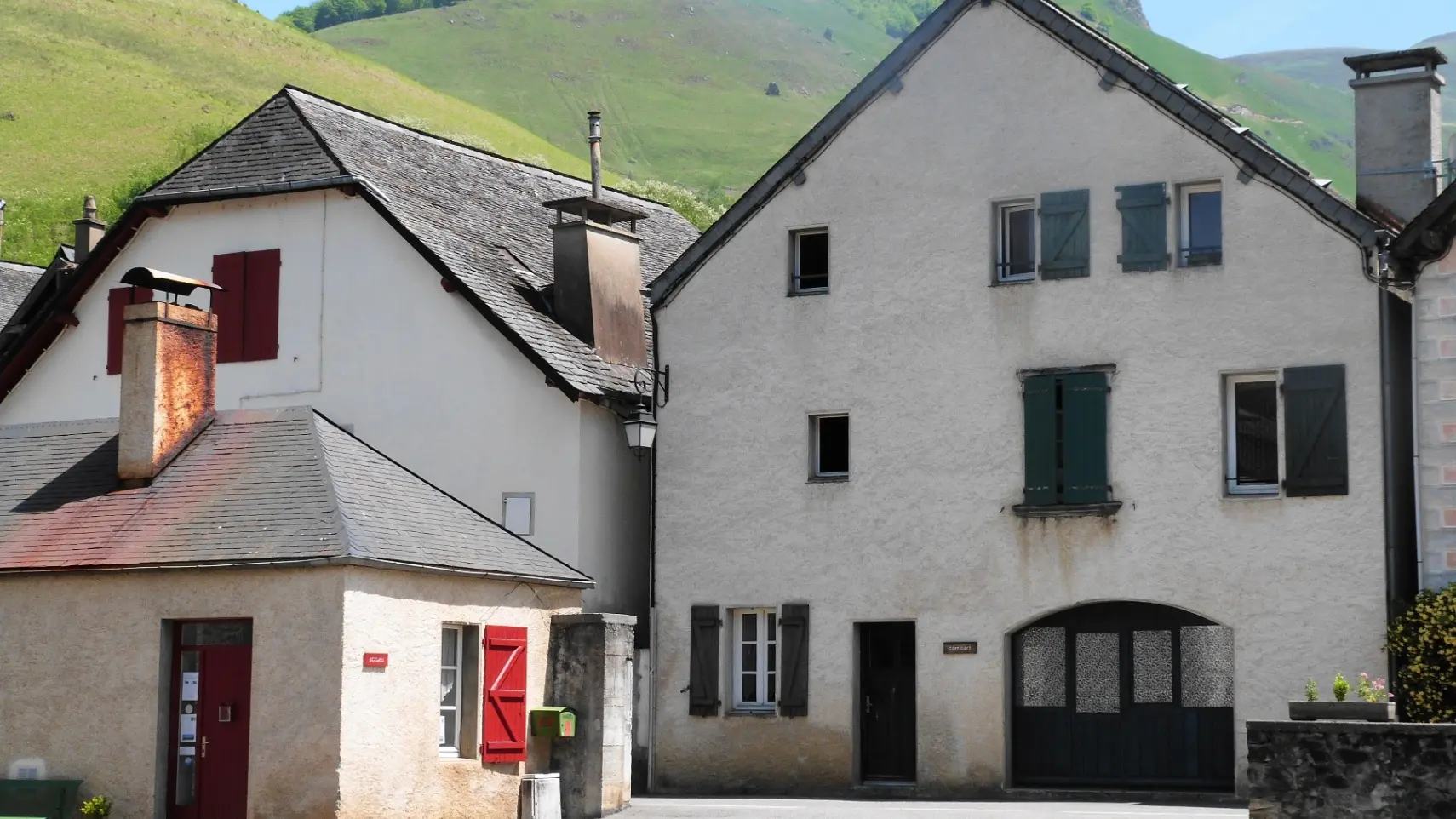 Gites-communaux-Facade-Carricart-ACCOUS