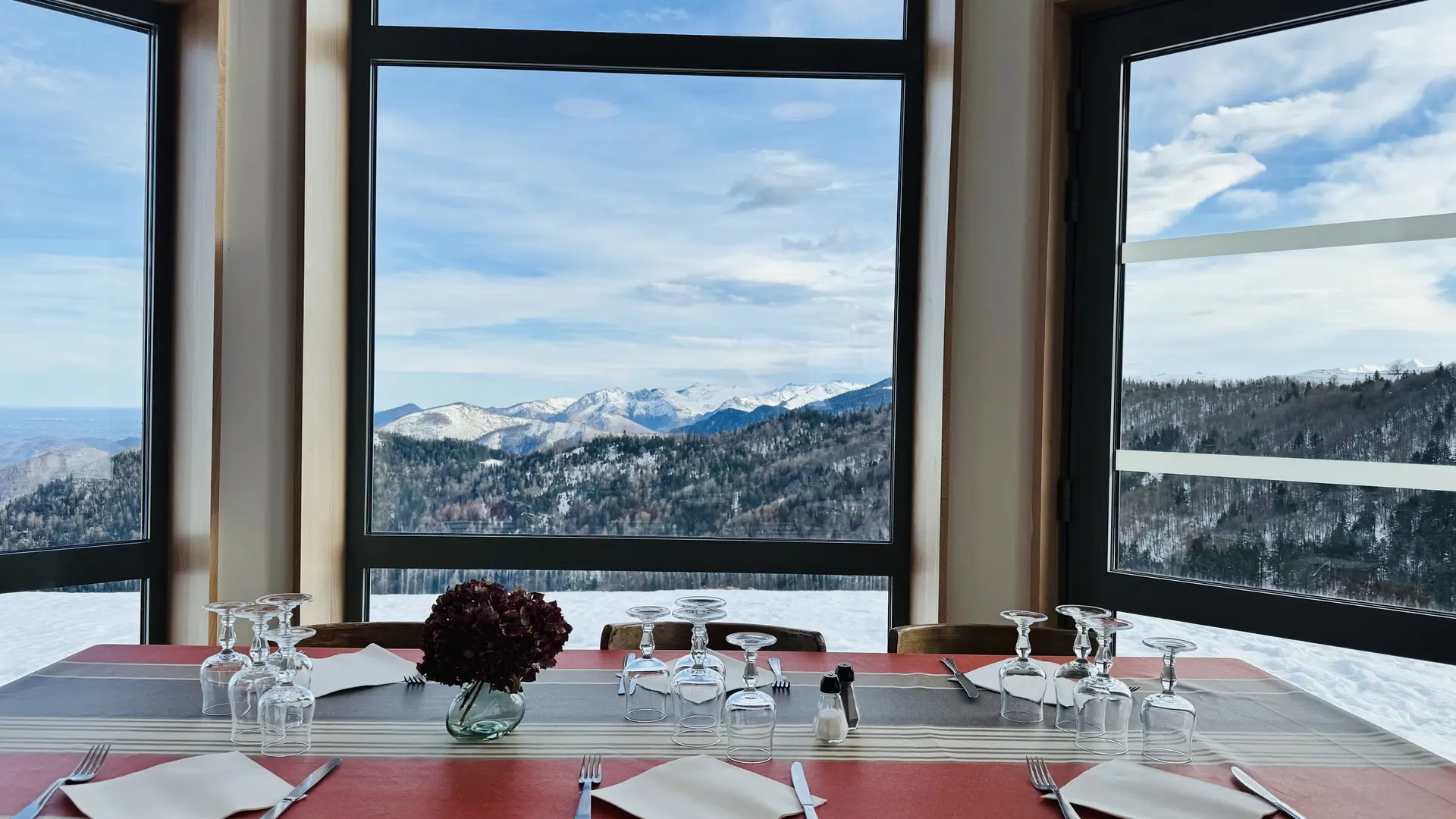Restaurant Le Grand Tétras, attenant au Refuge