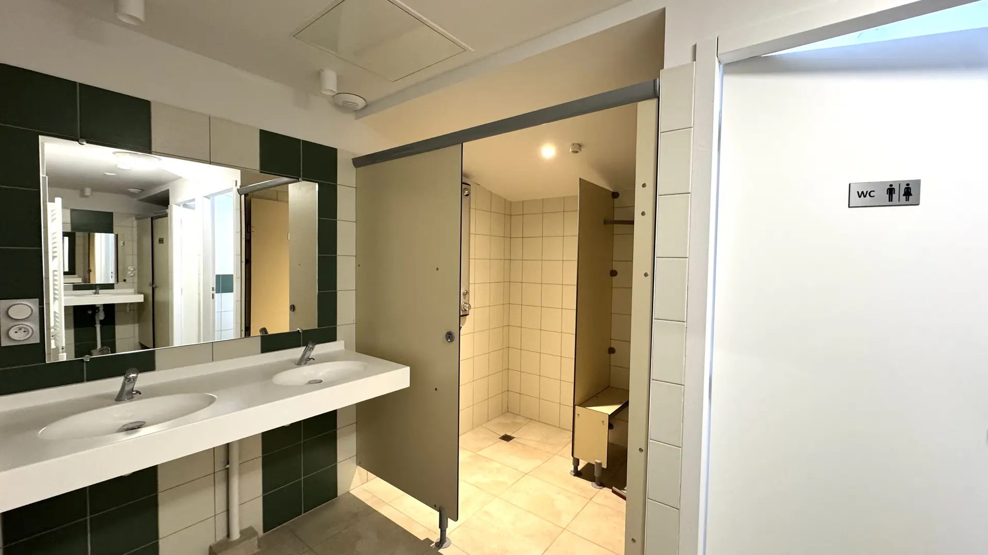 Sanitaires du Refuge d'Issarbe