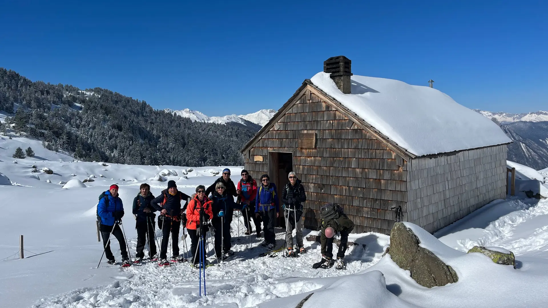 Raquettes à neige en vallée d'Aspe au refuge du Larry à 1724 m d'altitude