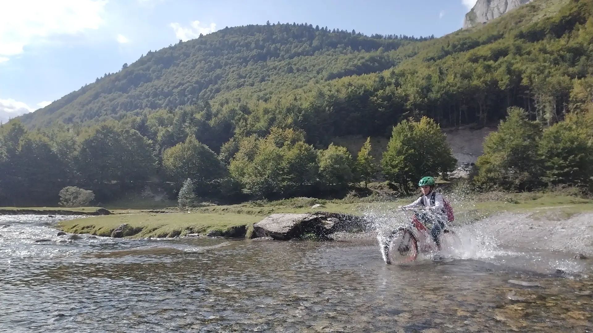 Plateau Sanchèse VTT passage à guet