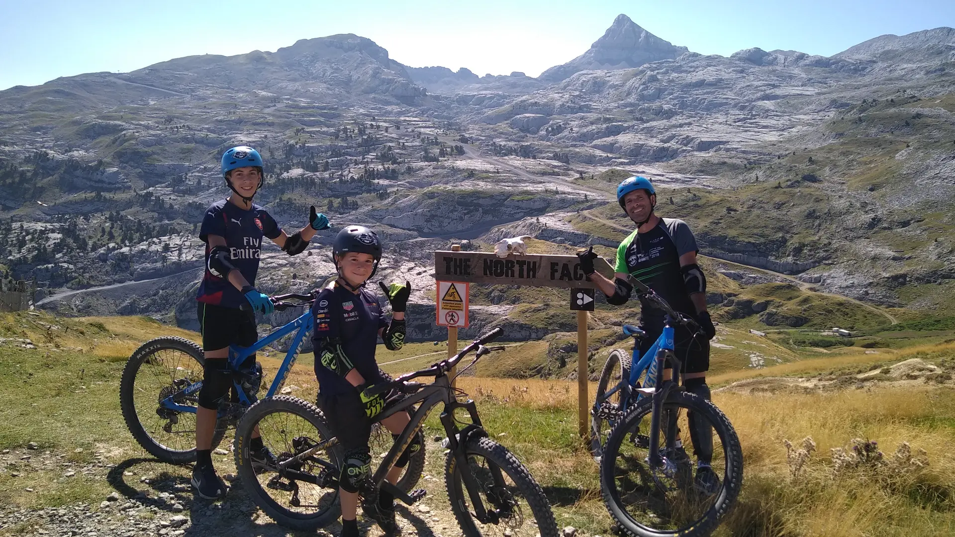 Encadrement VTT Enduro - Bike park de La Pierre Saint-Martin, vue sur l'Anie