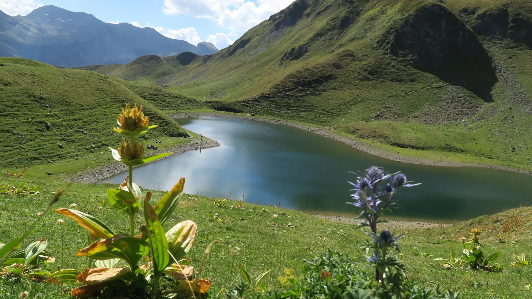 Lac du montagnon par le col d'Iseye