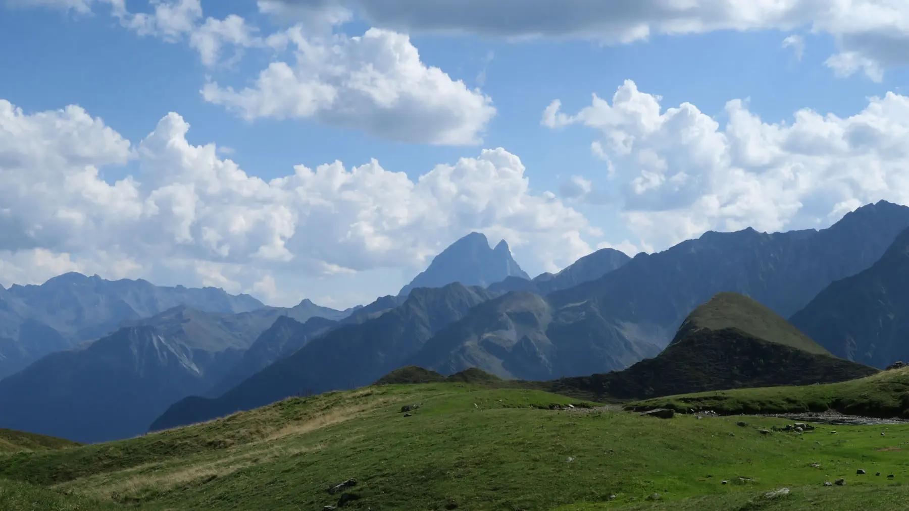 Lac du montagnon par le col d'Iseye