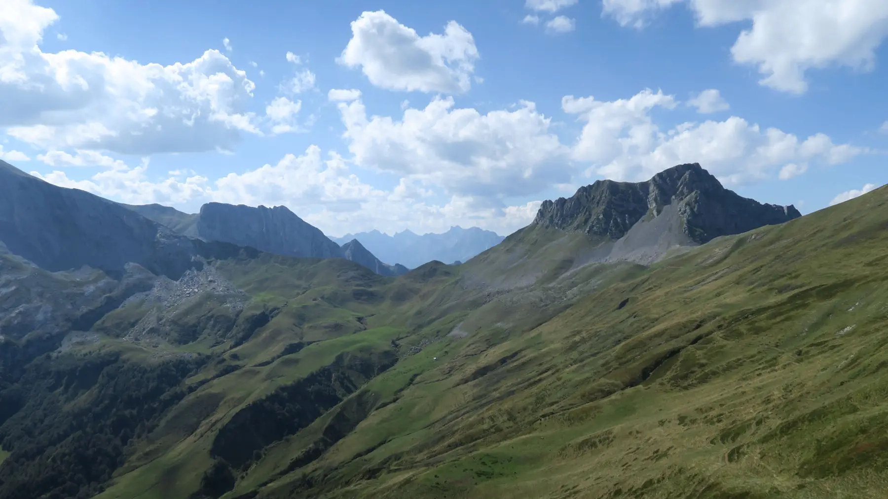 Lac du montagnon par le col d'Iseye