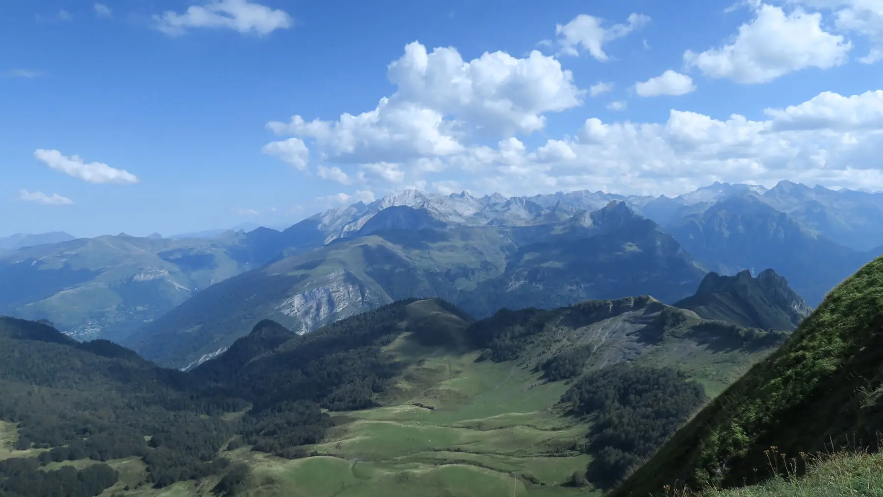 Lac du montagnon par le col d'Iseye