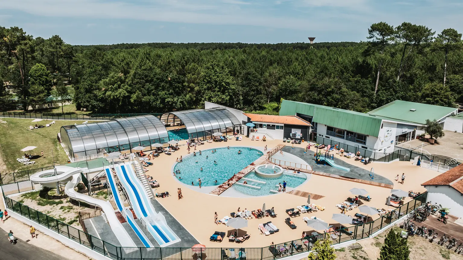 LEON_SC Les Pins complexe aquatique