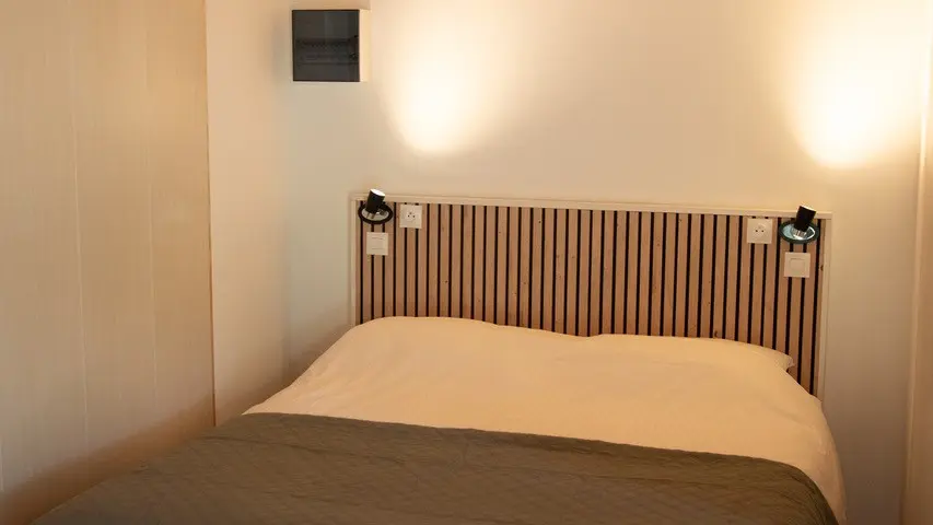 LEVIGNACQ_VAN VELDEN Christa_Int (3)