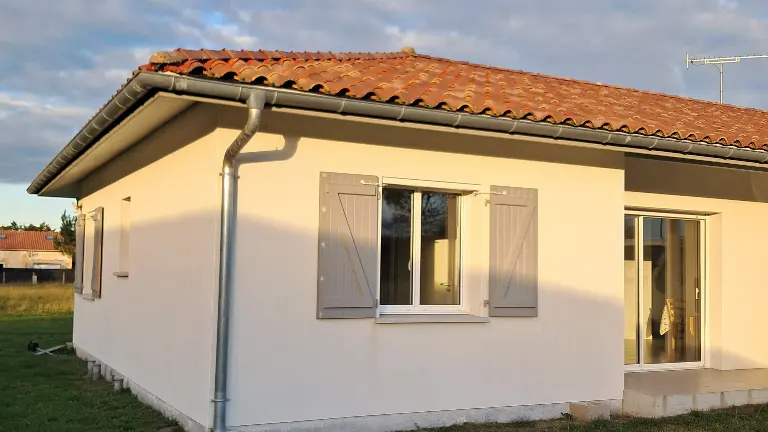 LIT_Fourgs_Maison_ext2