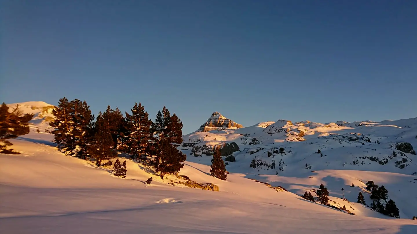 Le pic d'Anie enneigé à la Pierre Saint-Martin