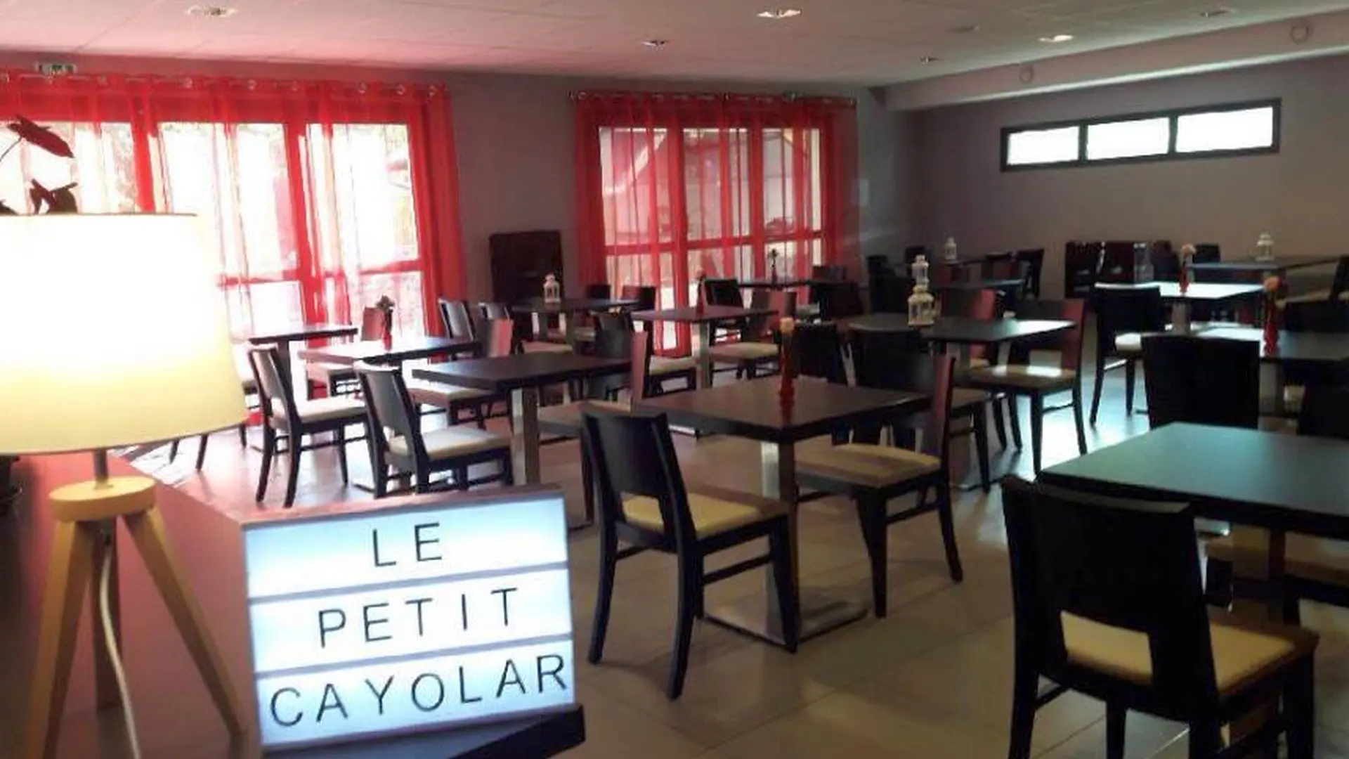 Le petit cayolar - salle - ARAMITS