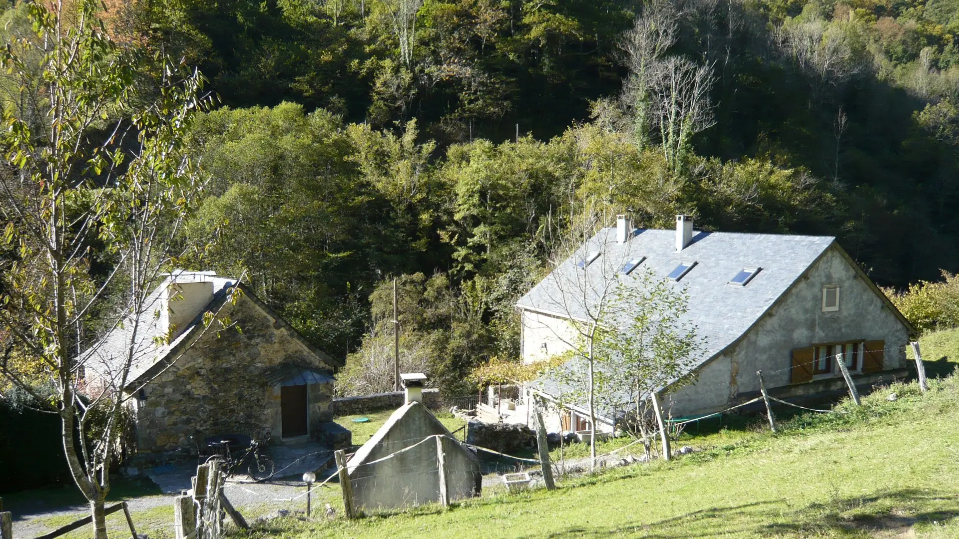 Les-Trois-Maisons-Exterieur-II