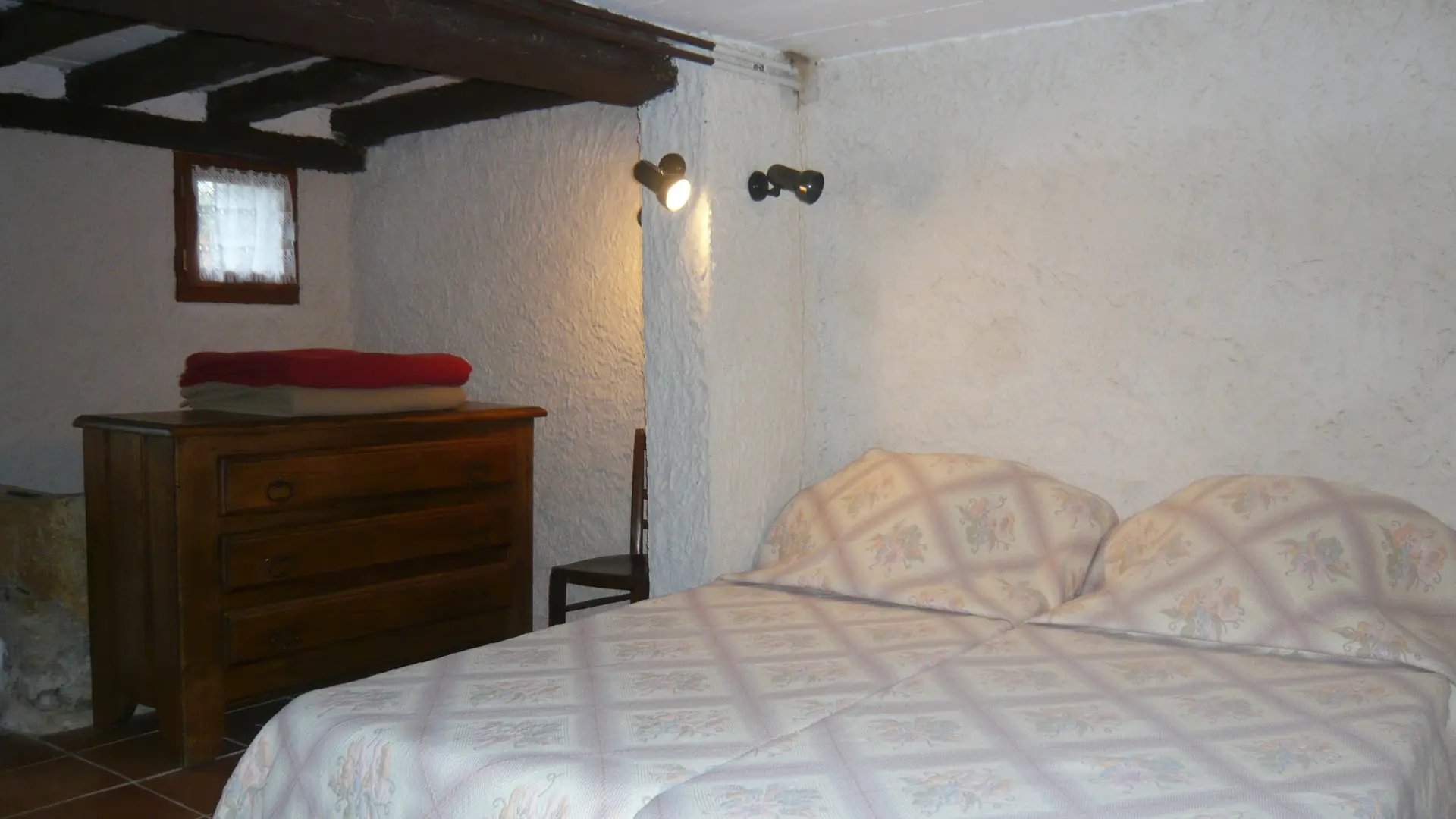 Les-Trois-Maisons-Petit-gite-Chambre-I