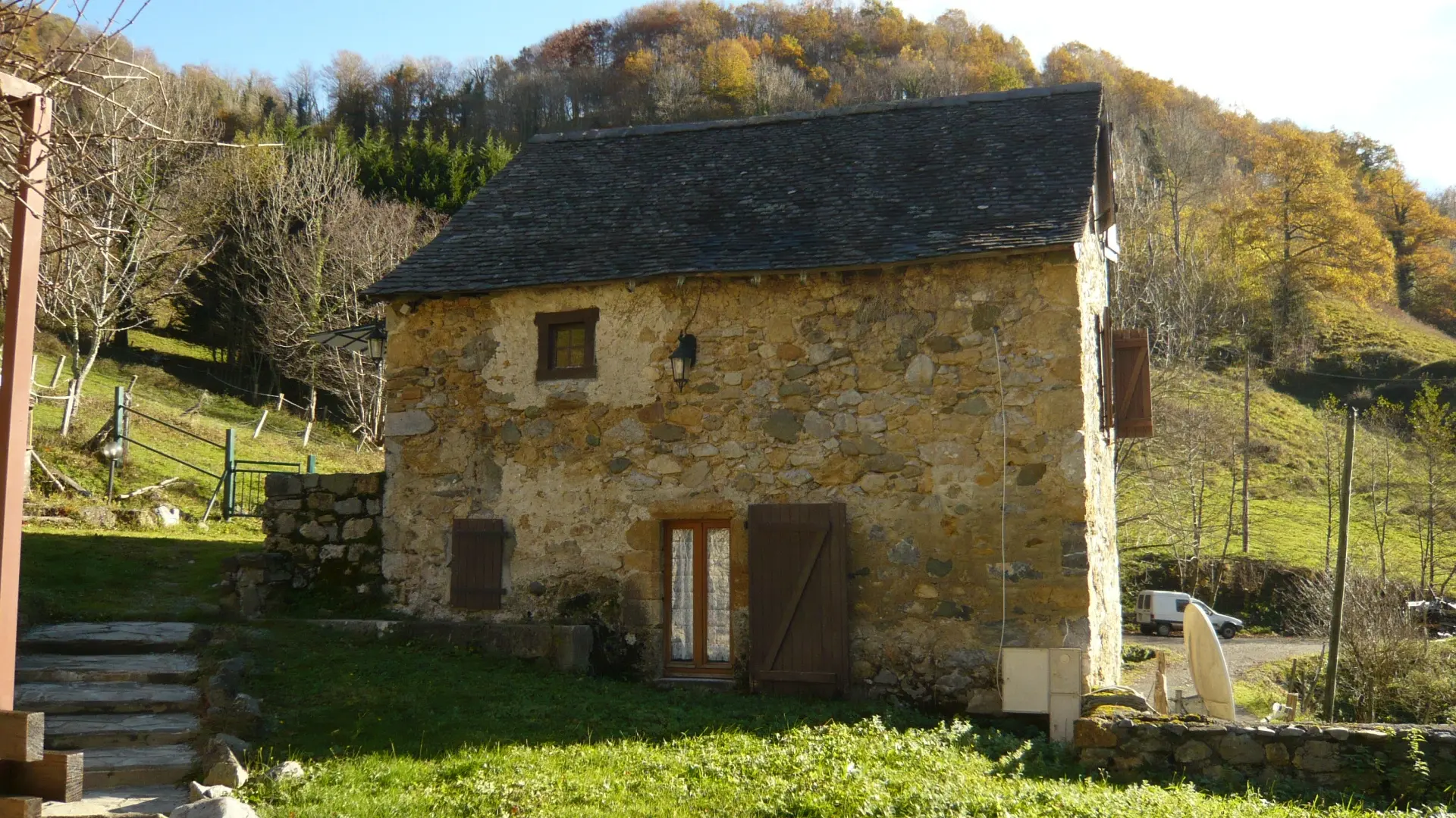 Les-Trois-Maisons-Petit-gite-Exterieur