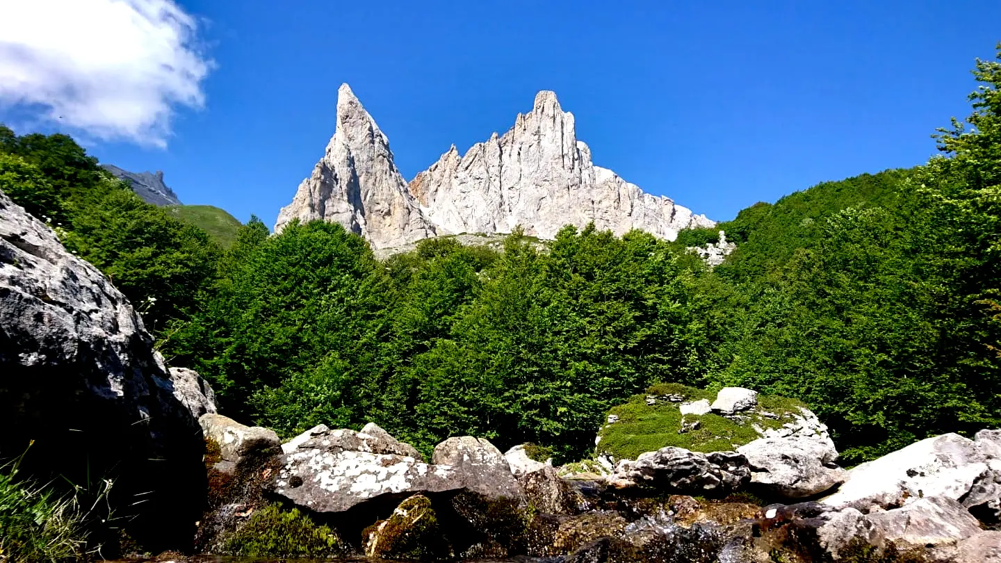 Les aiguilles d'Ansabère à Lescun