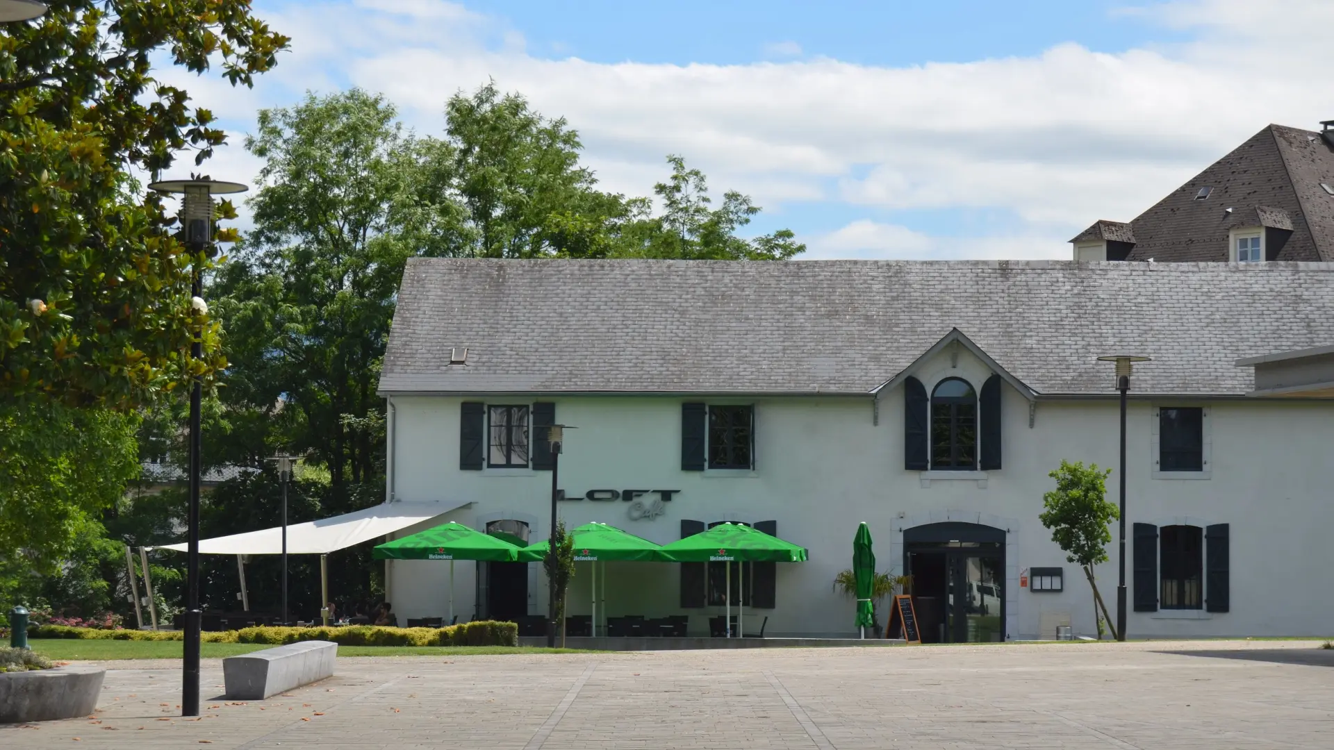 Loft café - Façade (Office de Tourisme du Haut Béarn)