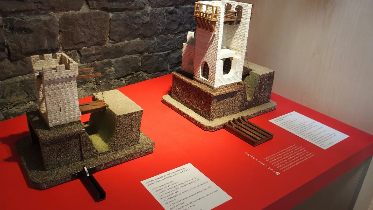 Sauveterre, la Tour Monréal