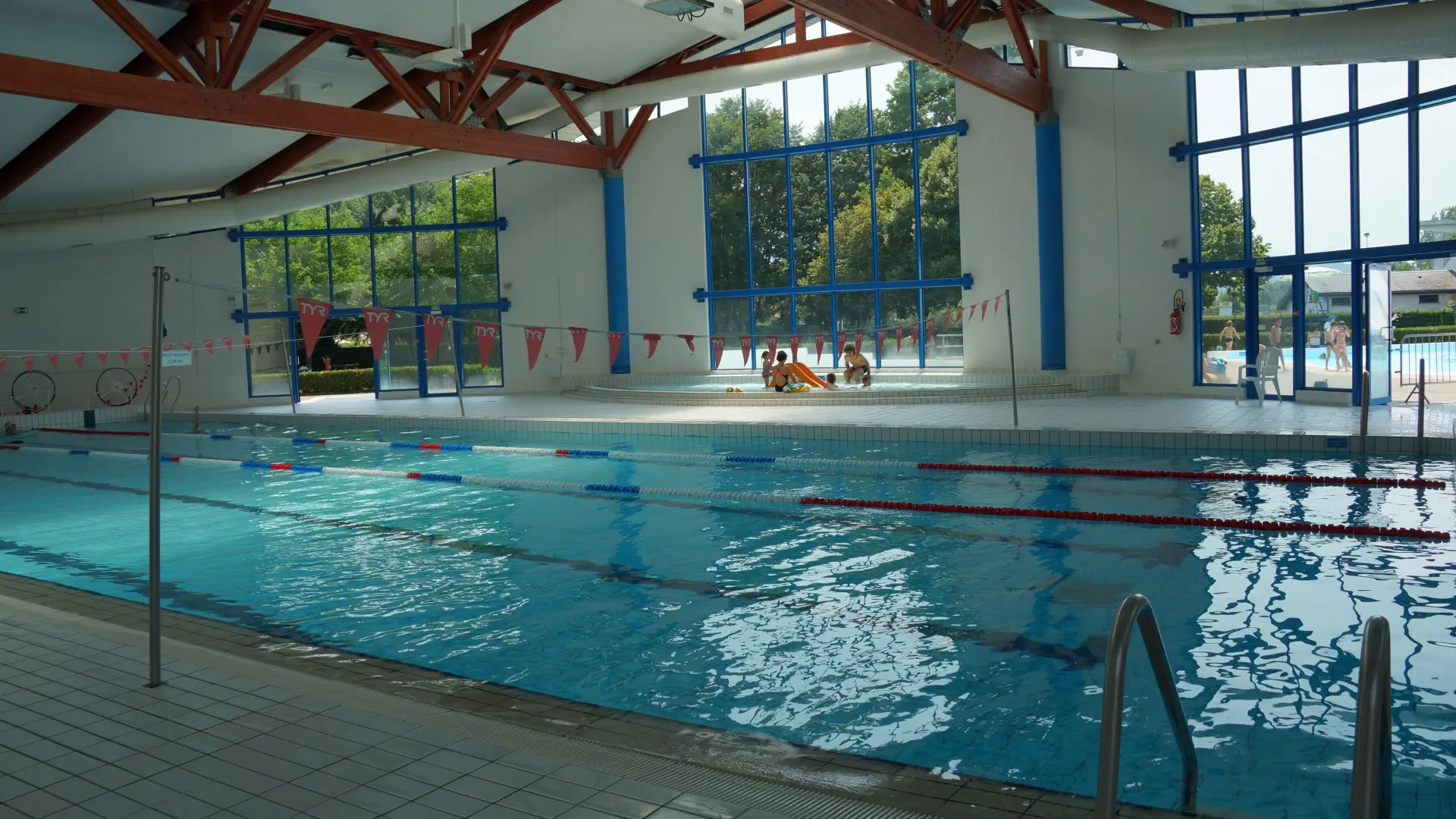 Piscine Oloron Haut-Béarn - bassin intérieur