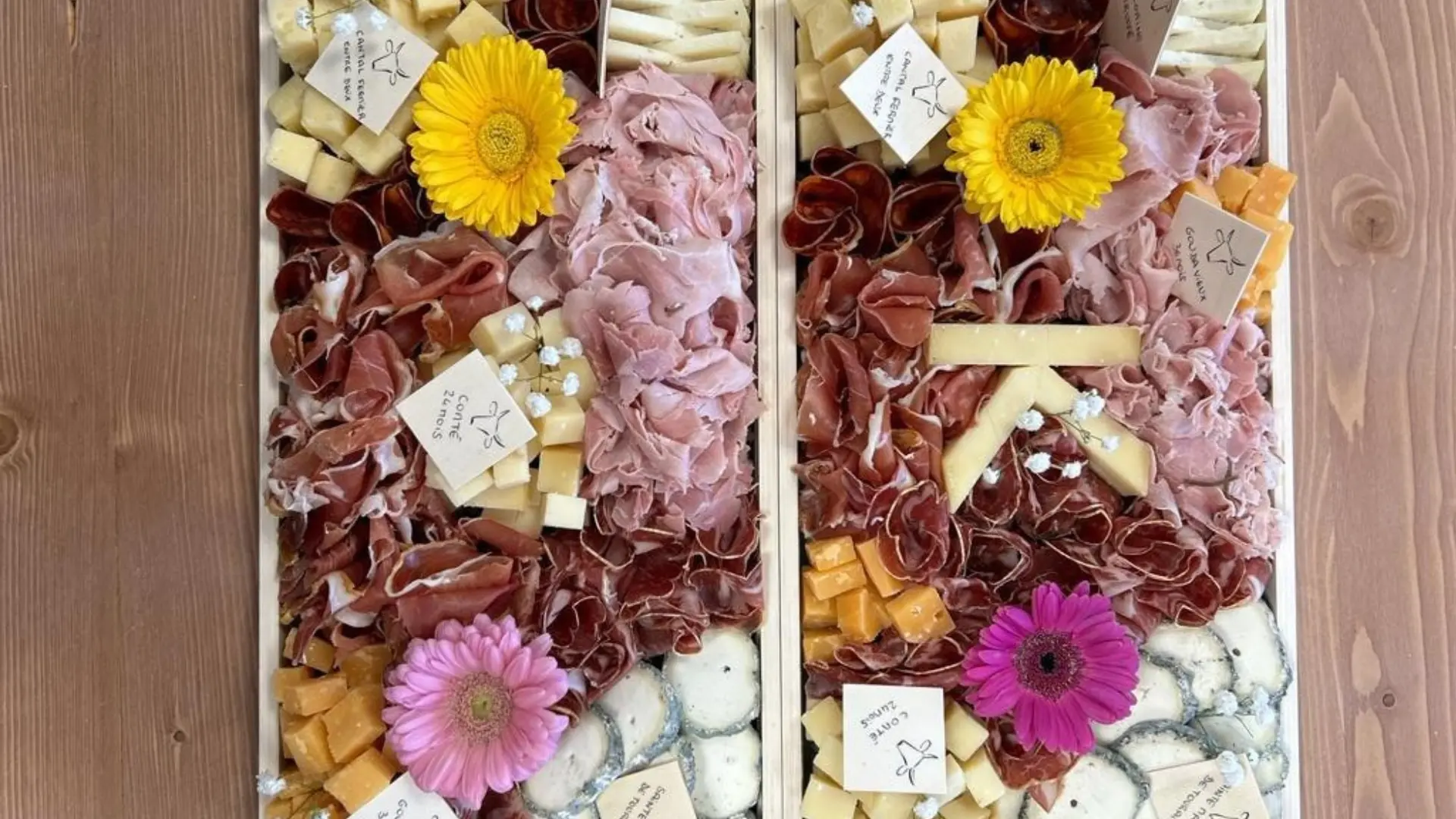 Plateau apéritif fromages et charcuteries