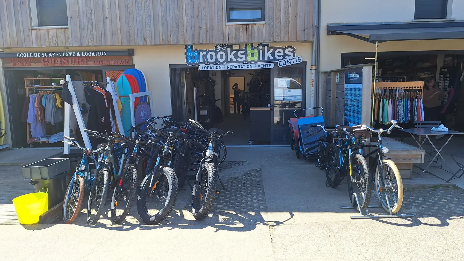 STJU_Brooks Bikes Contis