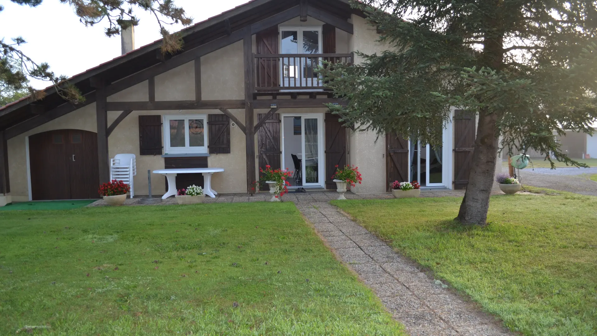 STJU_DESTOUROUNE Yves_Ext (1)