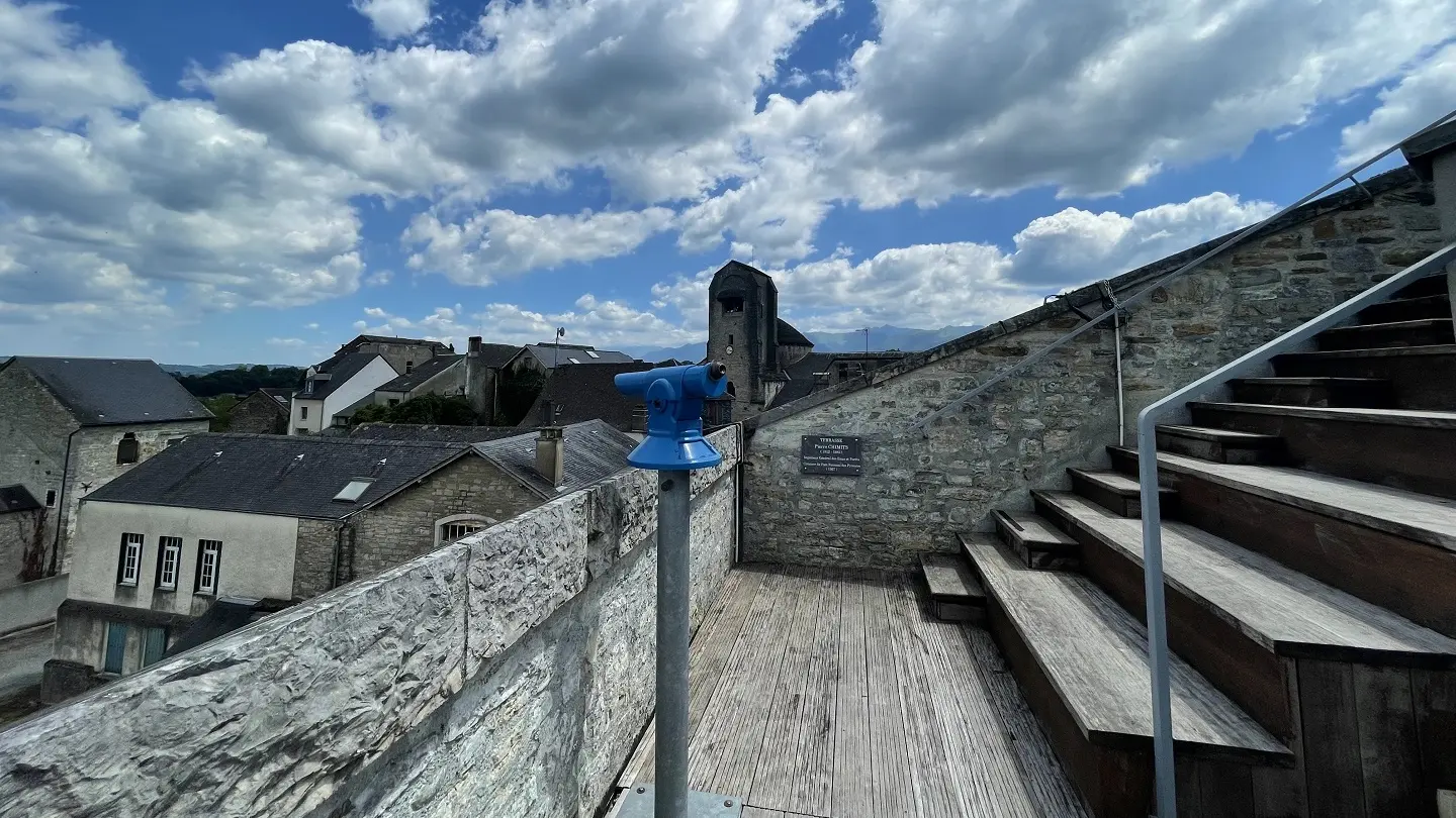 Terrasse de la Tour de Grède - (OTHB - DI)