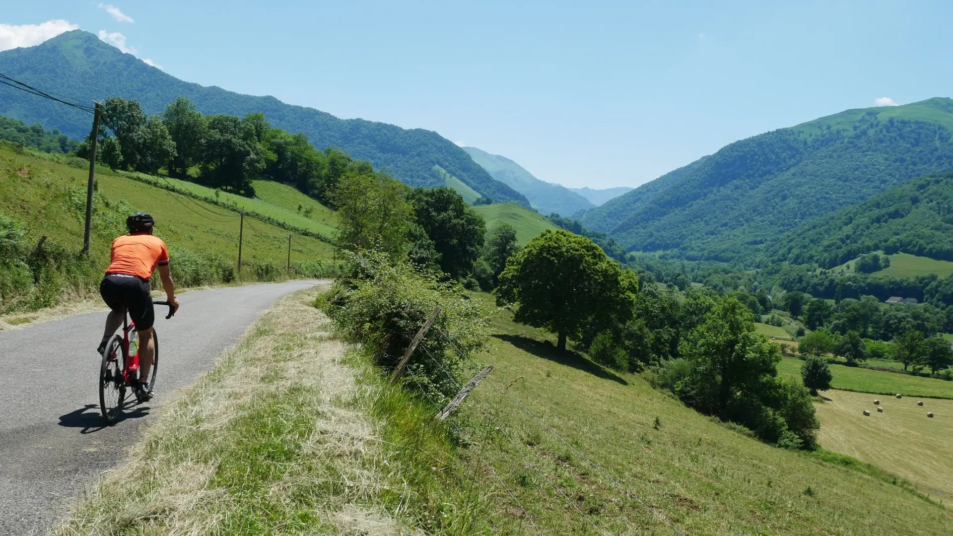 Entre Lurbe Saint-Christau et Escot