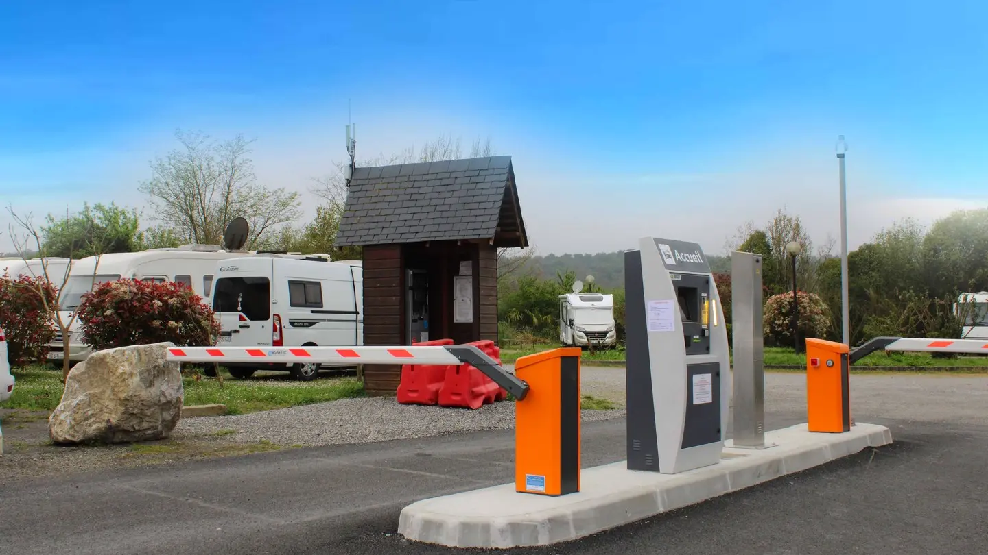 Aire de Camping Car Salies-de-Béarn