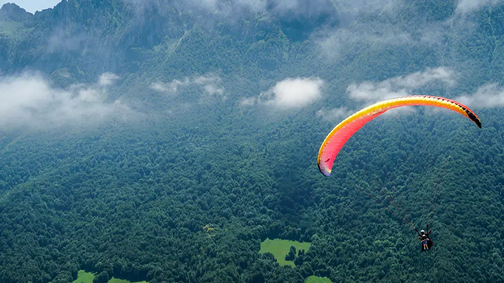 Parapente avec Ascendance en vallée d'Aspe