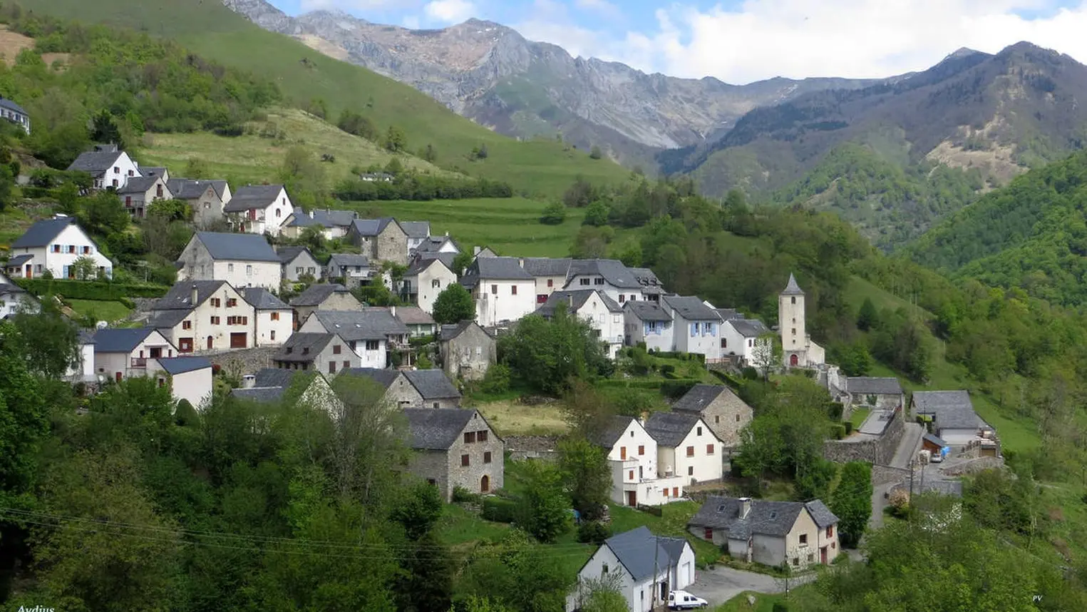 Vue sur le village d'Aydius