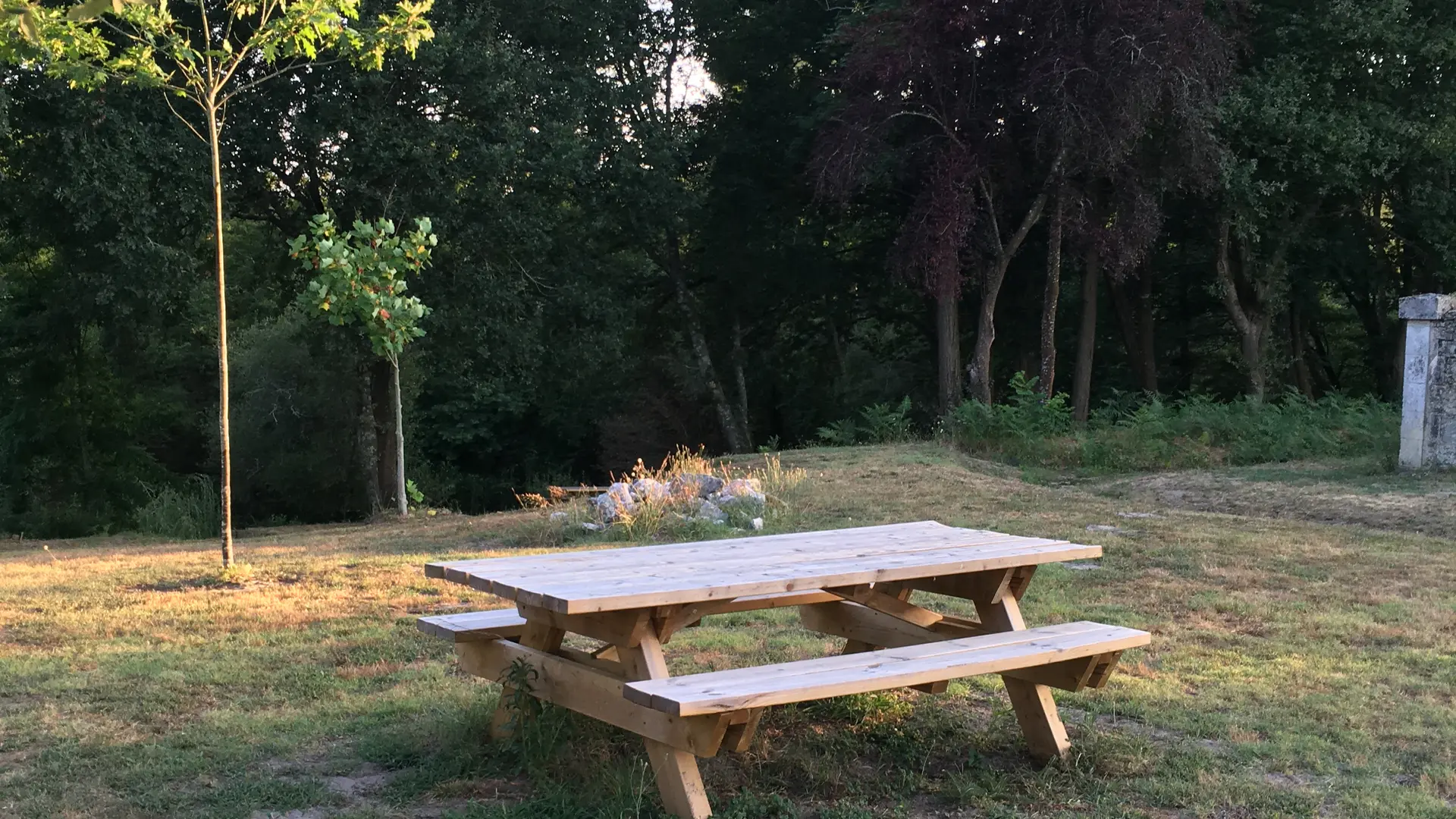 ©FERNANDES Marie - TALLER - Aire de pique-nique cimetière (2)