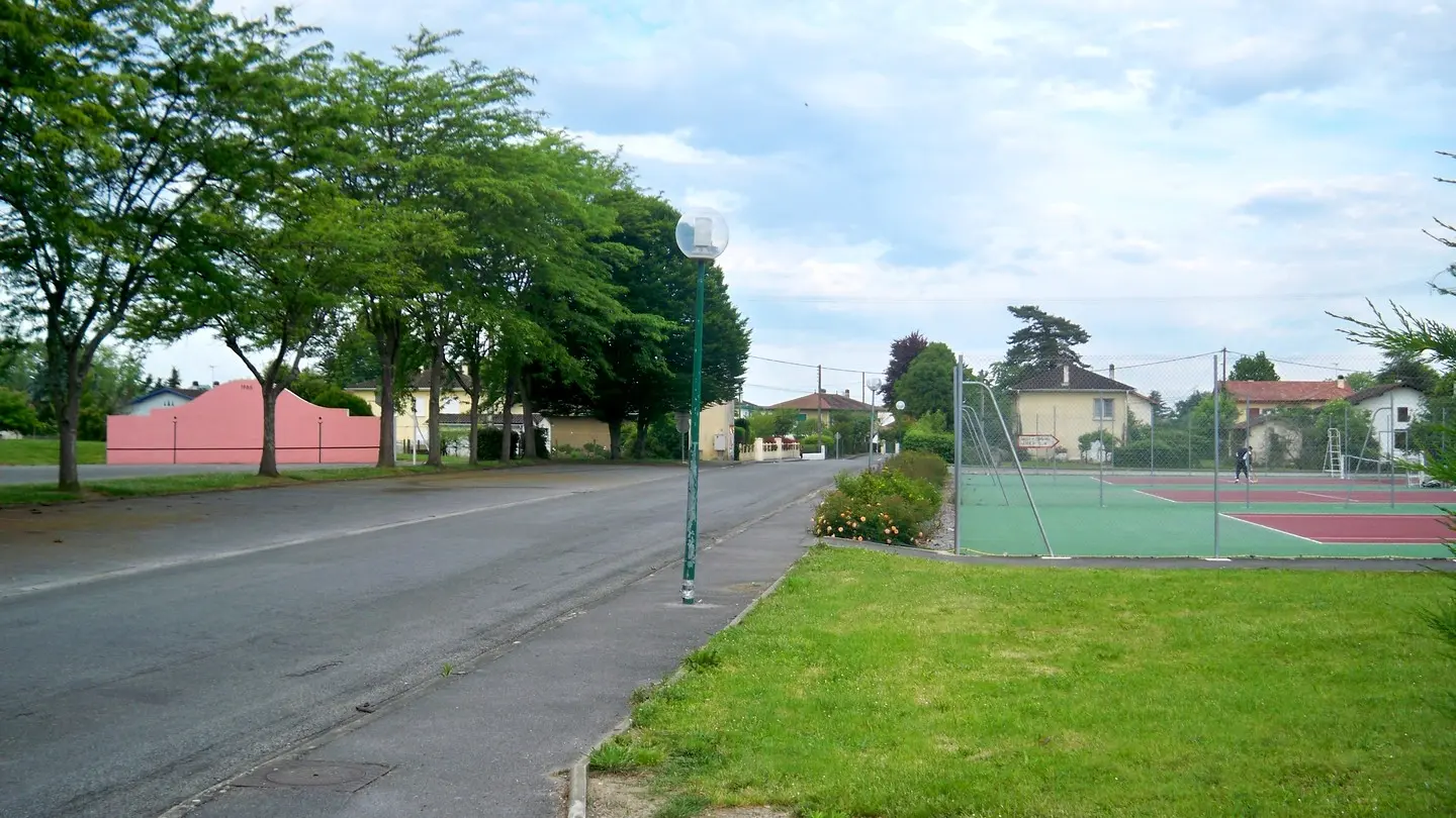 Aire de stationnement pour camping car Sauveterre