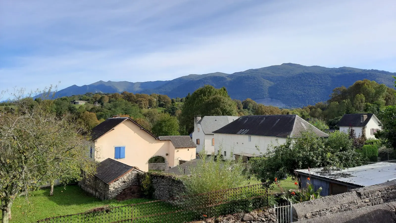 Vue extérieur sur les montagnes