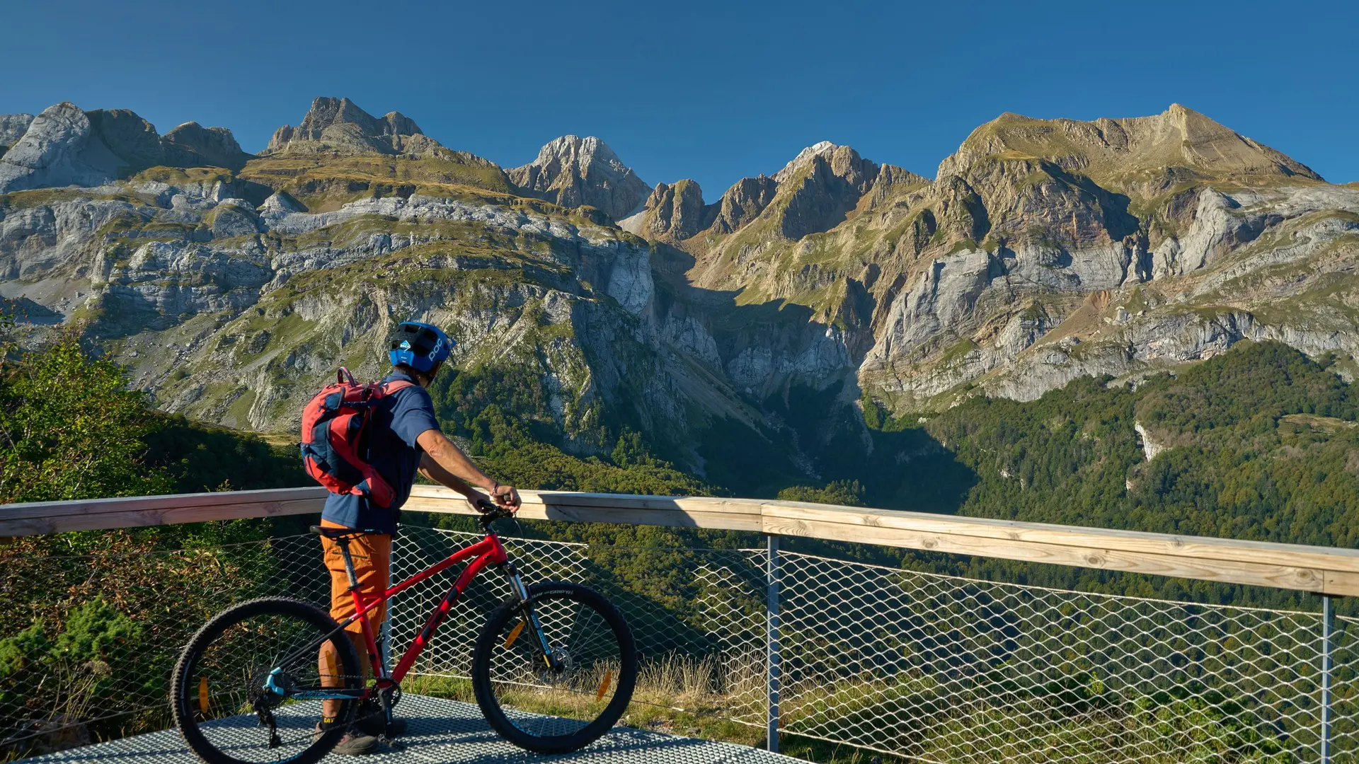Aire de contemplation de l'Espace Somport, Pyrénées béarnaises