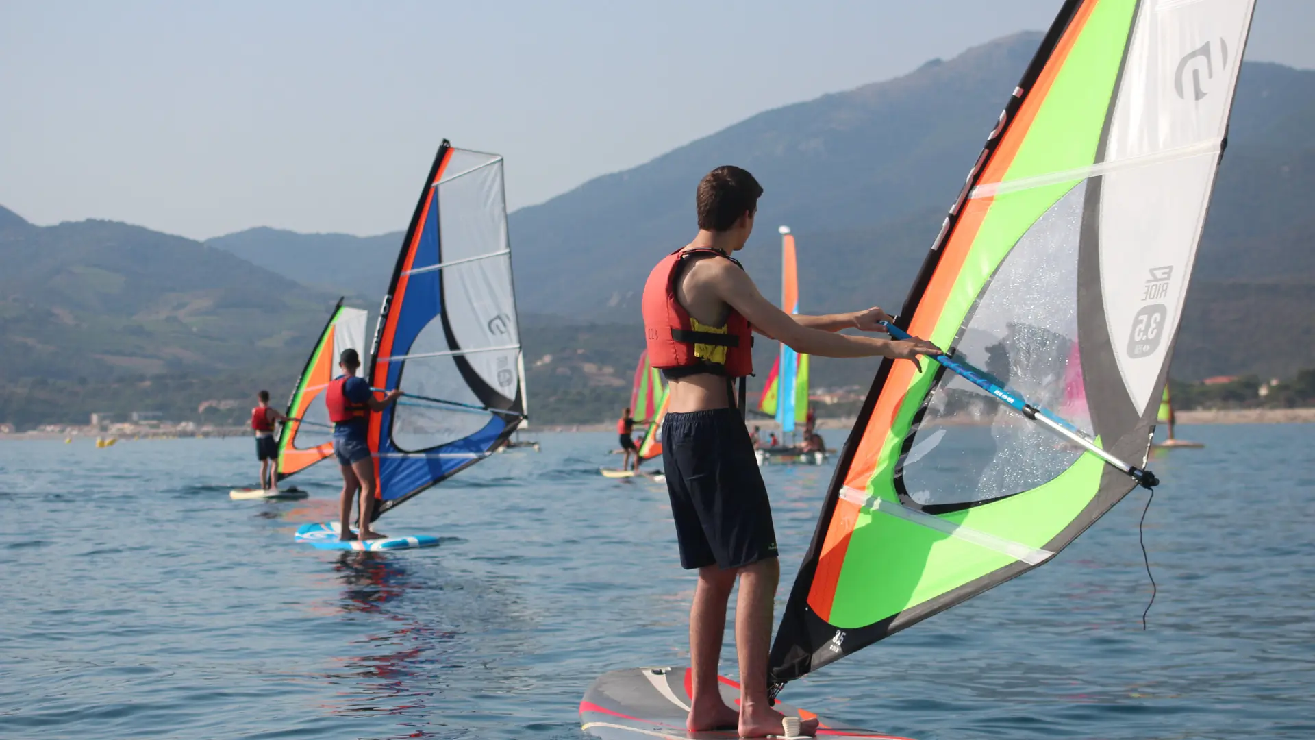 CENTRAL-WINDSURF13