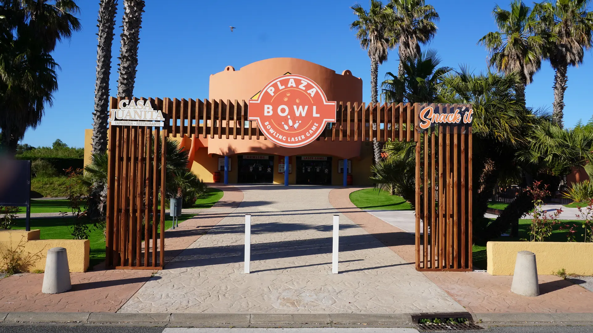 PLAZA BOWL