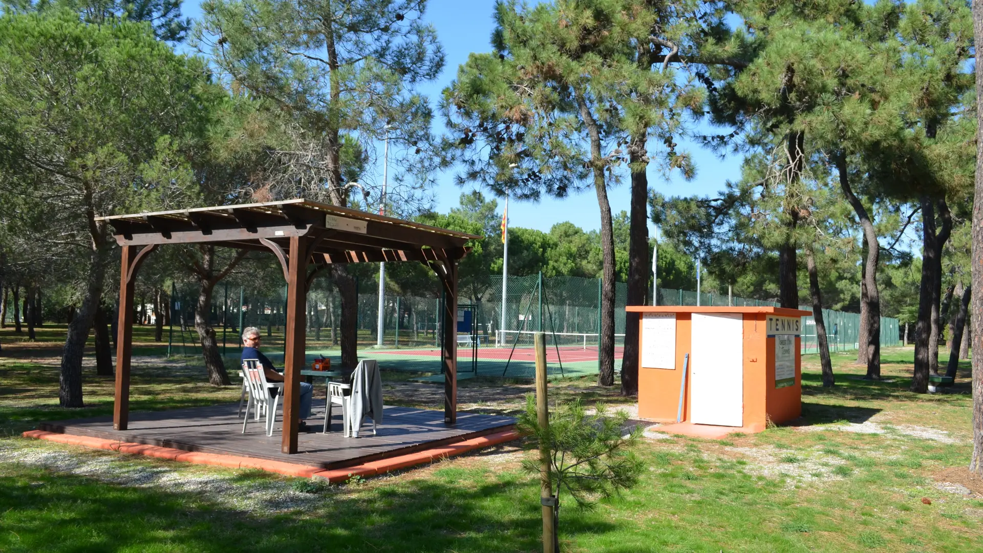 forest_pins_tennis_argeles_2015_1