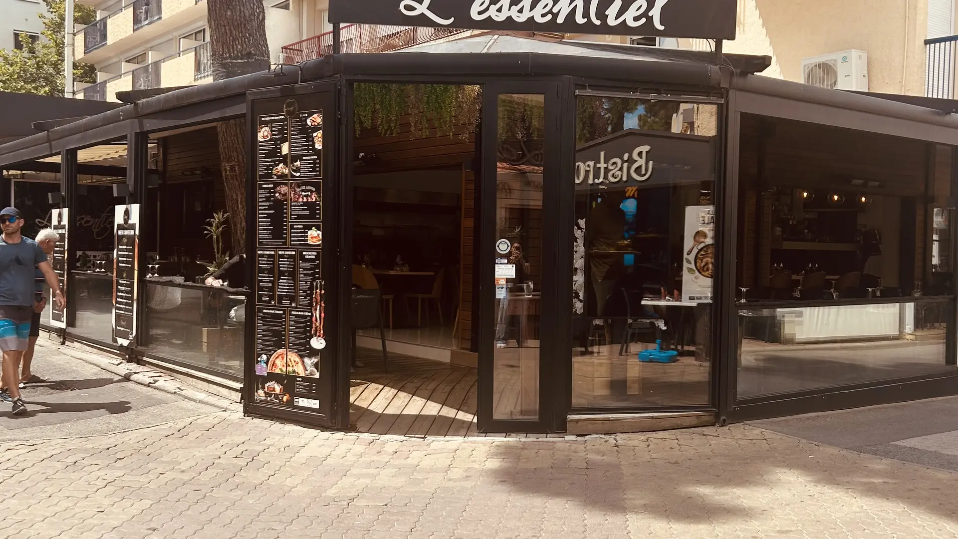 ESSENTIEL(1)