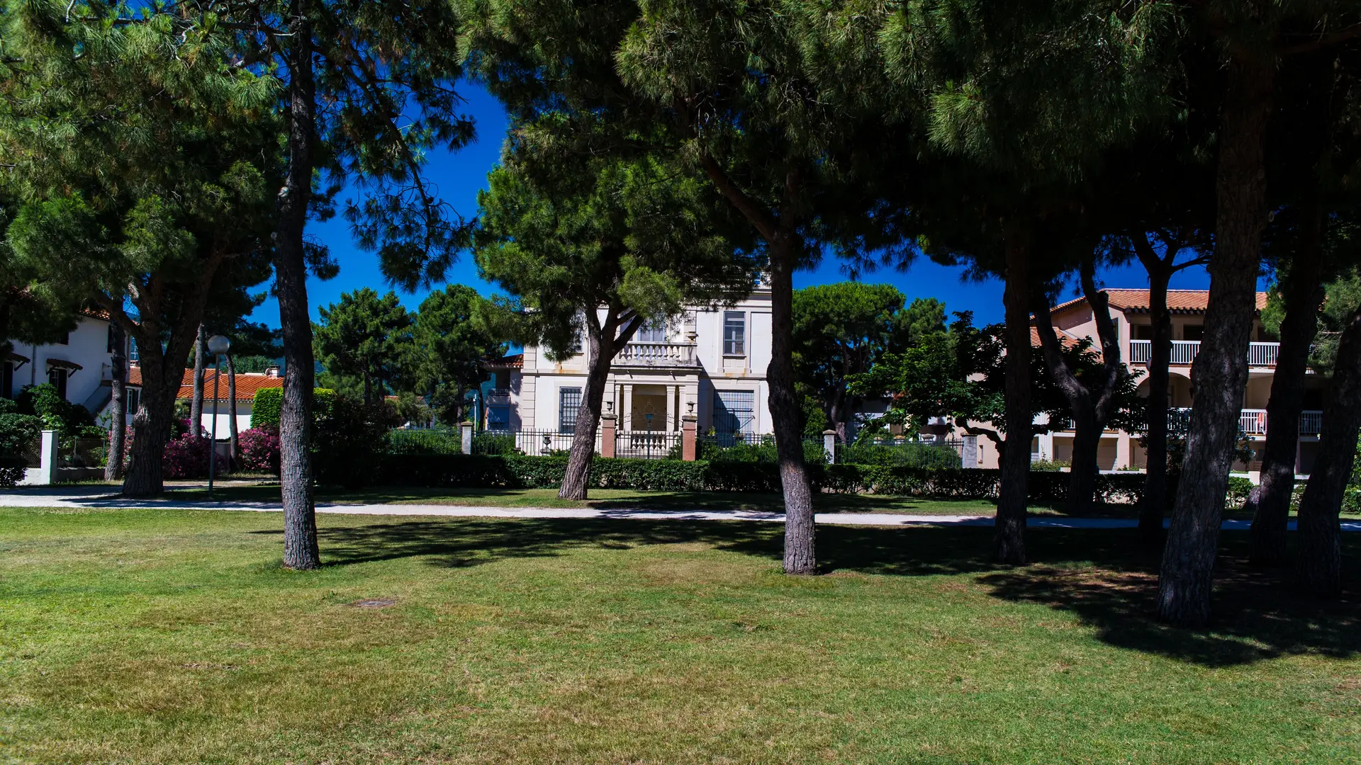 promenade-front-de-mer-argeles-l.lacombe