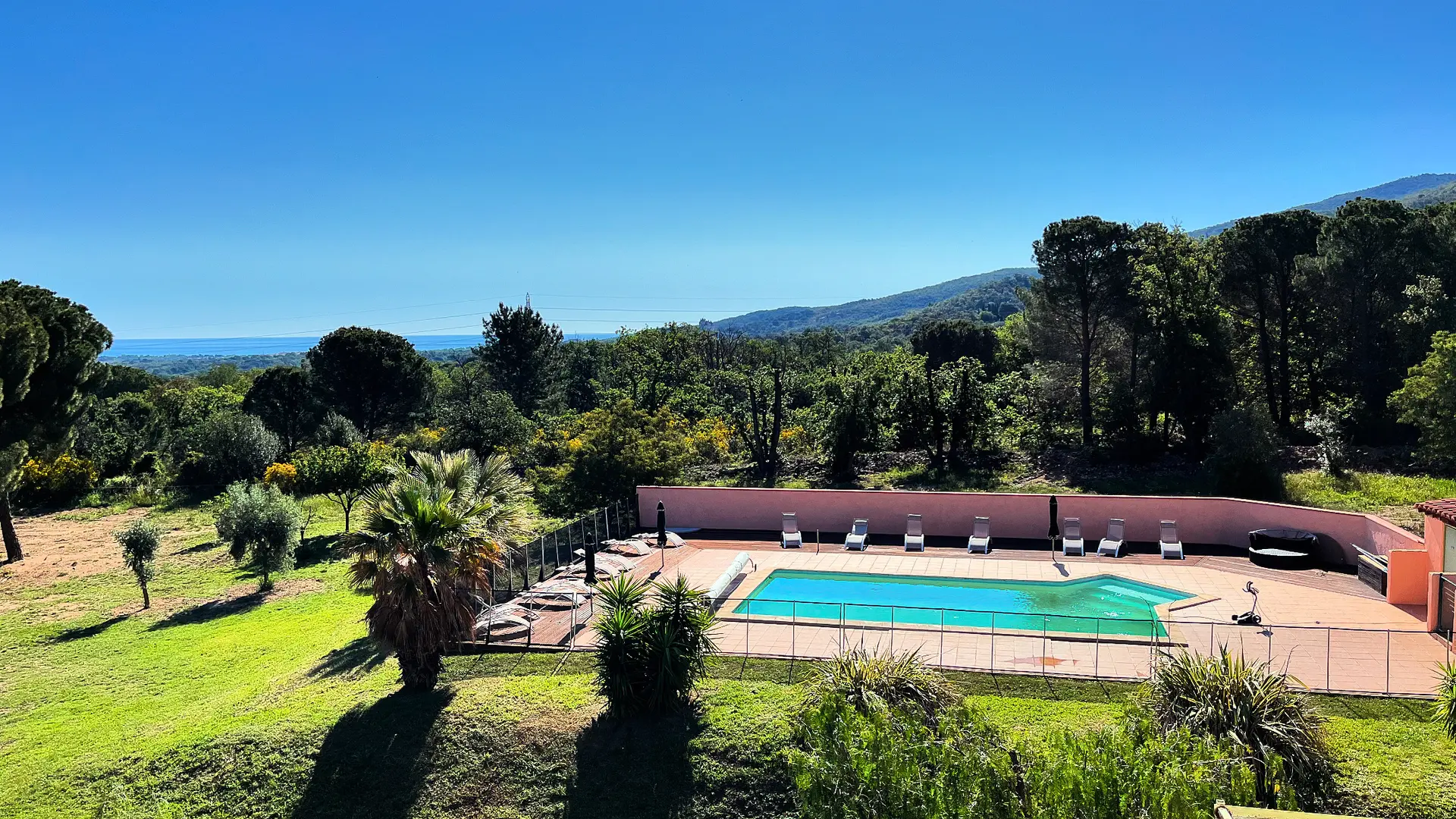 vue sur piscine