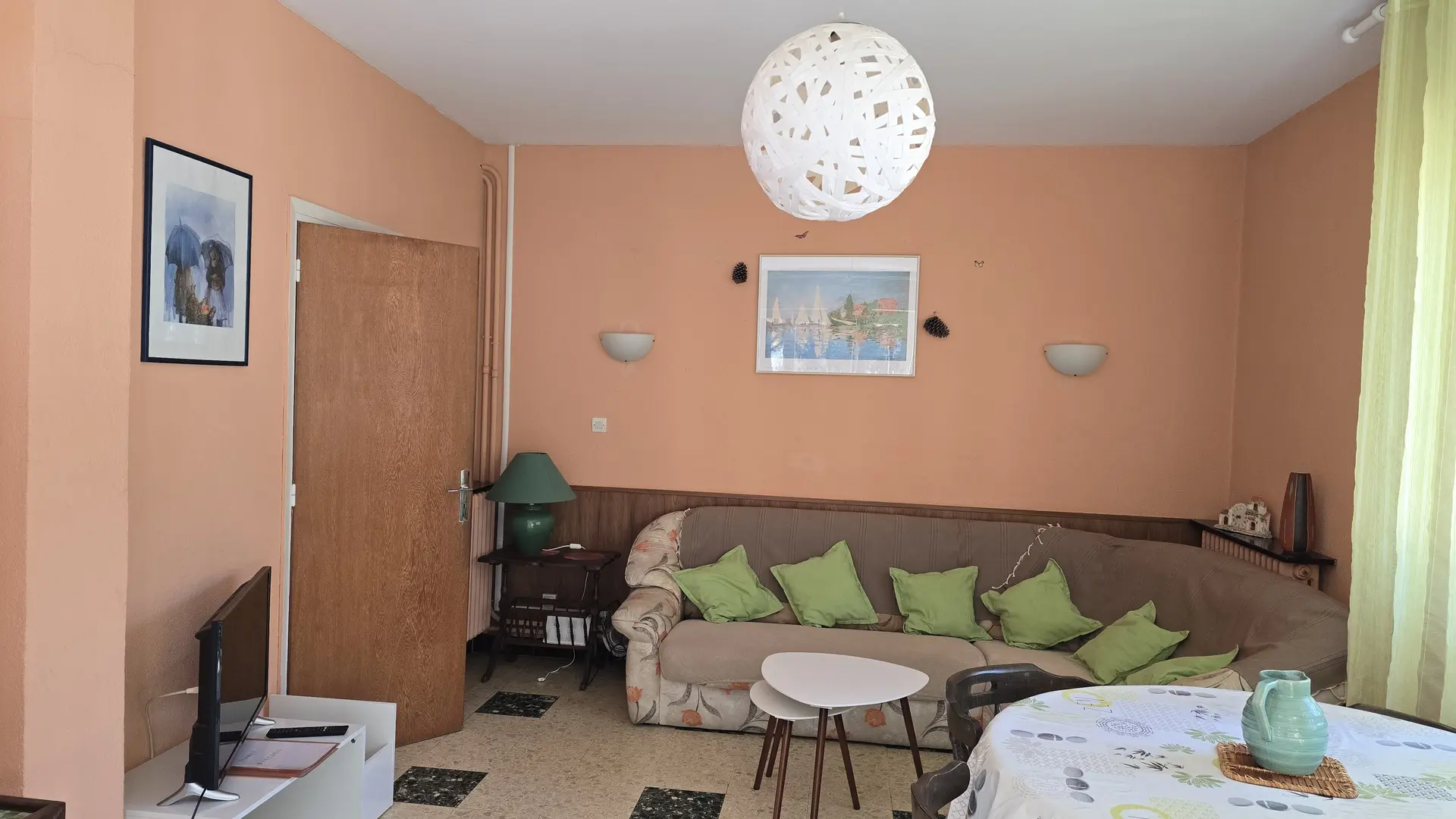 SALON