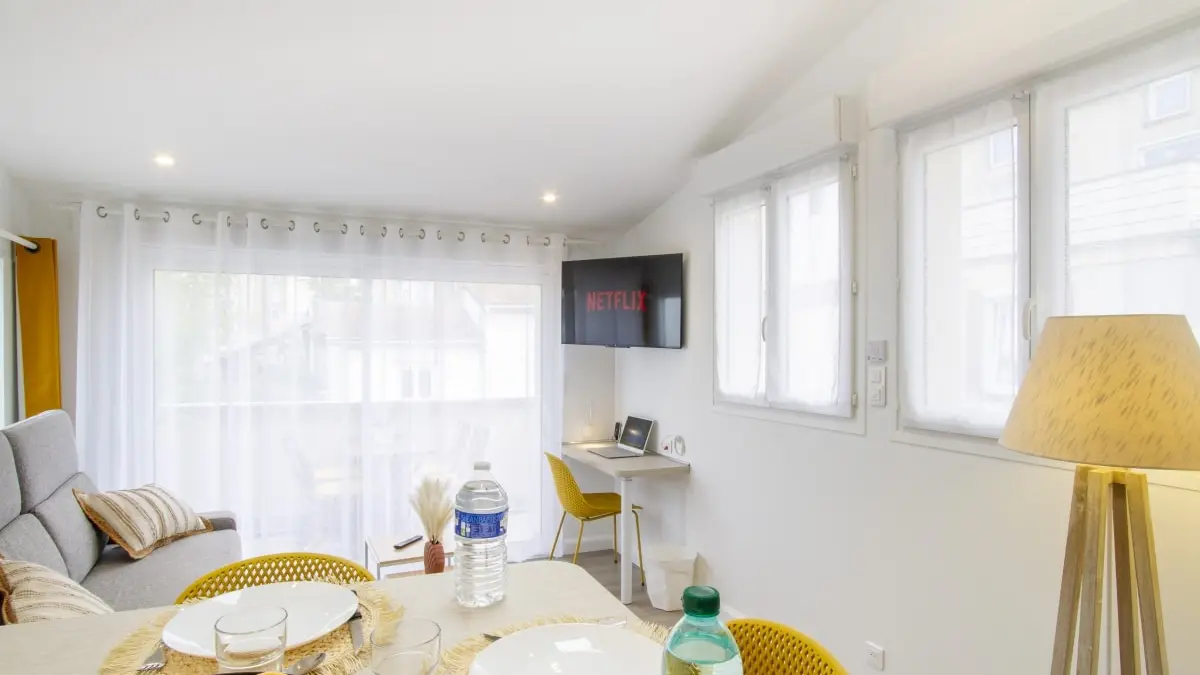 8-meuble-soleil-d-ete-chalons-en-champagne-min