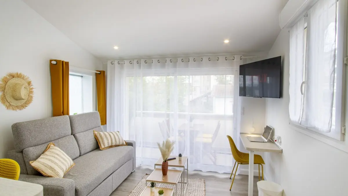 1-meuble-soleil-d-ete-chalons-en-champagne-min