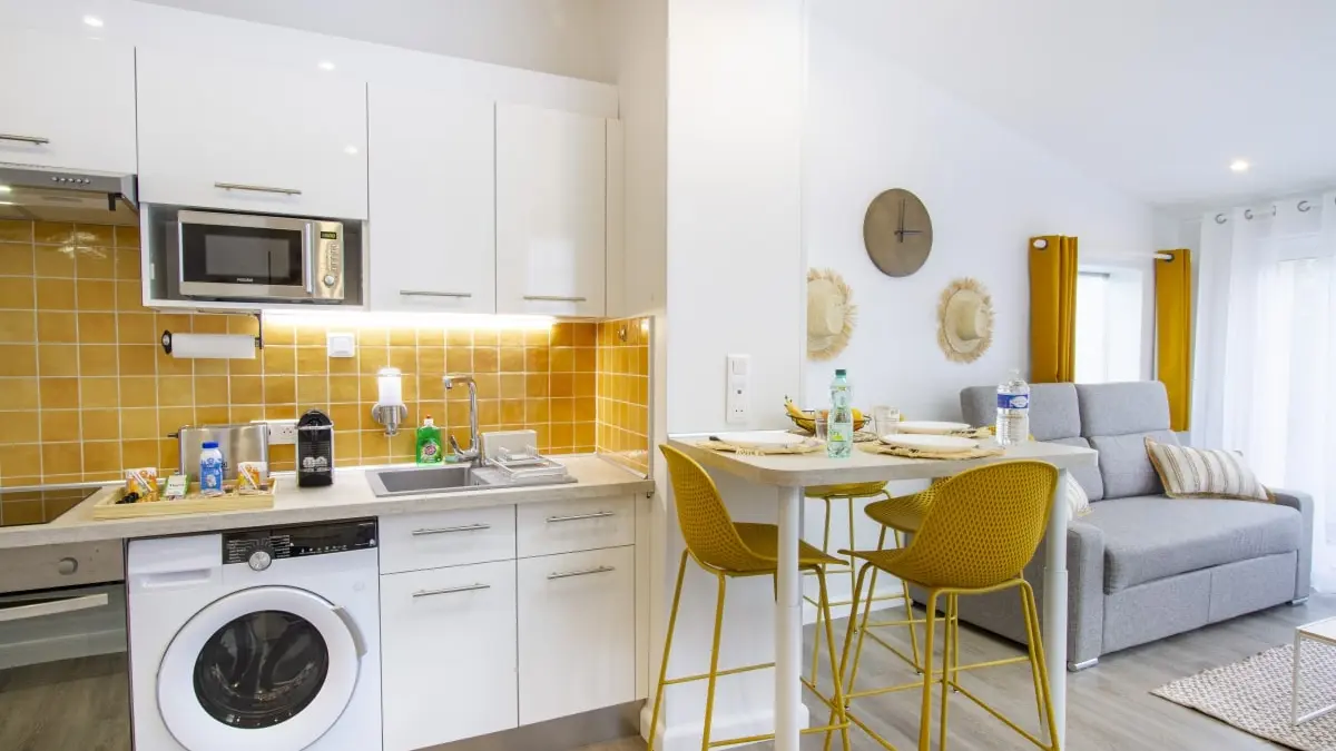 2-meuble-soleil-d-ete-chalons-en-champagne-min